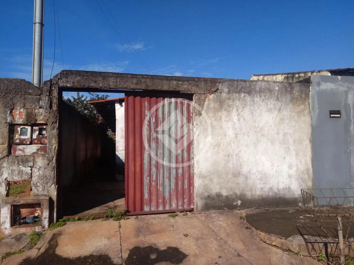 Vende-se Lote com 2 Casas – Excelente Oportunidade — Residencial Vereda dos Buritis