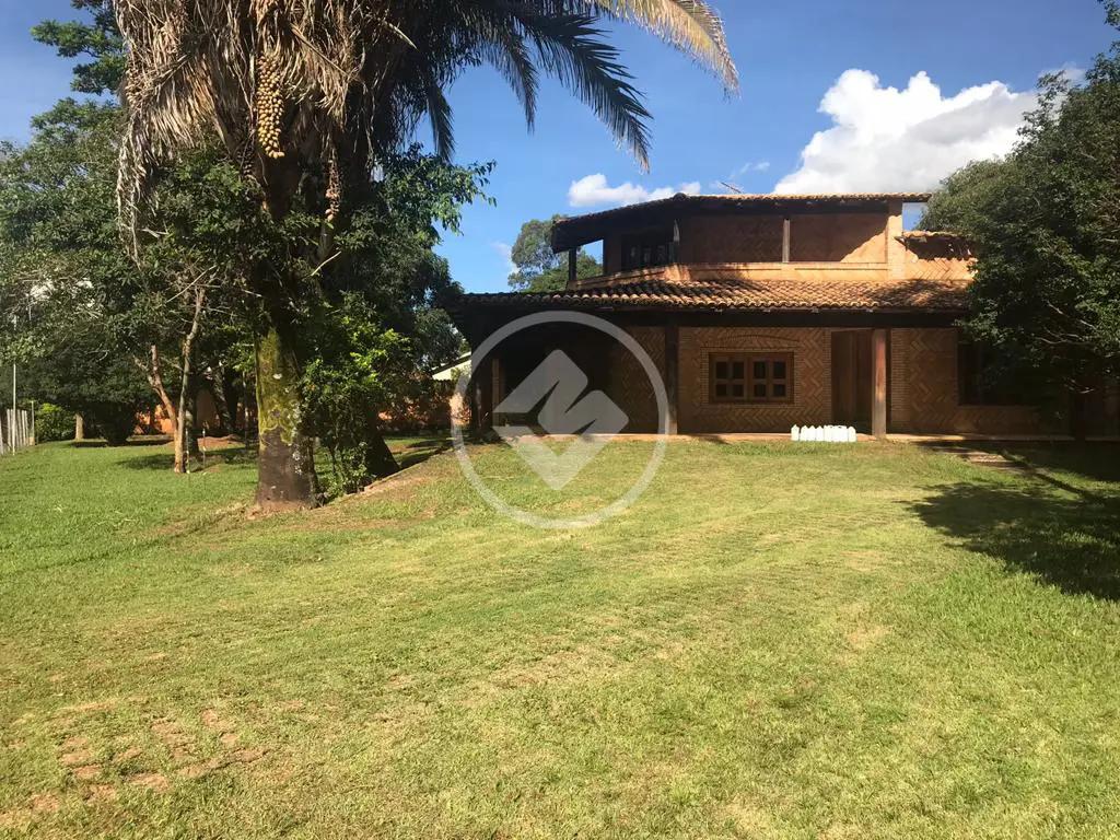 Casa no Parque Mansões Regina , sendo 4 suítes com 1.800m²,Goianira-GO — Parque Mansões Regina